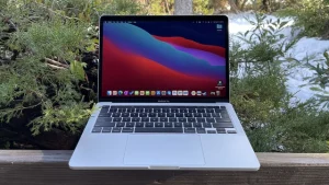 MacBook Pro 13 cho thấy sự lười nhác và tận thu của Apple | Tấn Phát AD