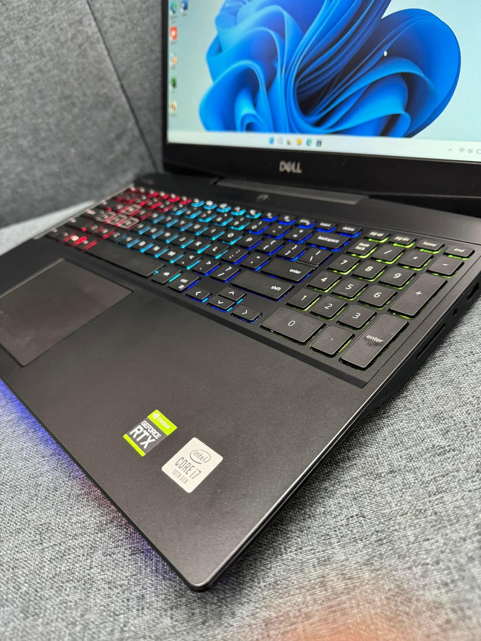 Laptop Dell Gaming G5 5500 i7-10750H