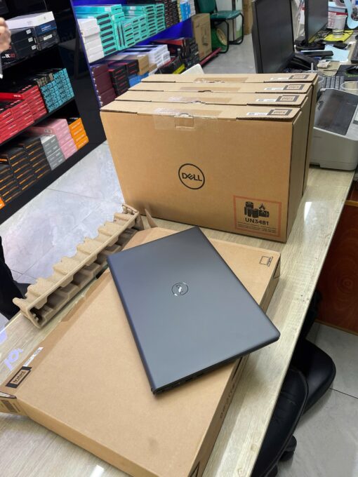 Laptop Dell Vostro 3530 i7-1355U-2