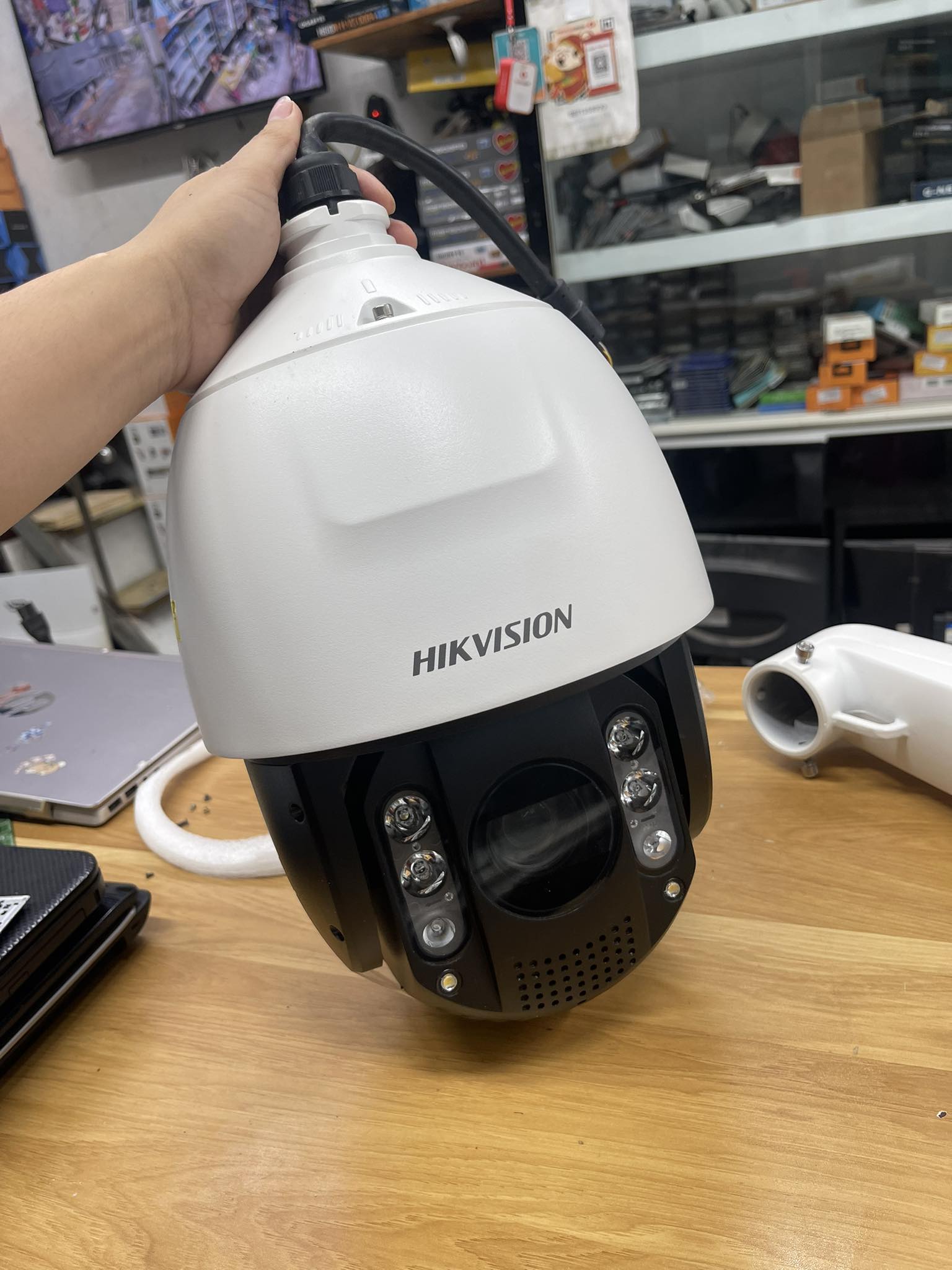Camera PTZ Hikvision DS-2DE7A232IW-AEB