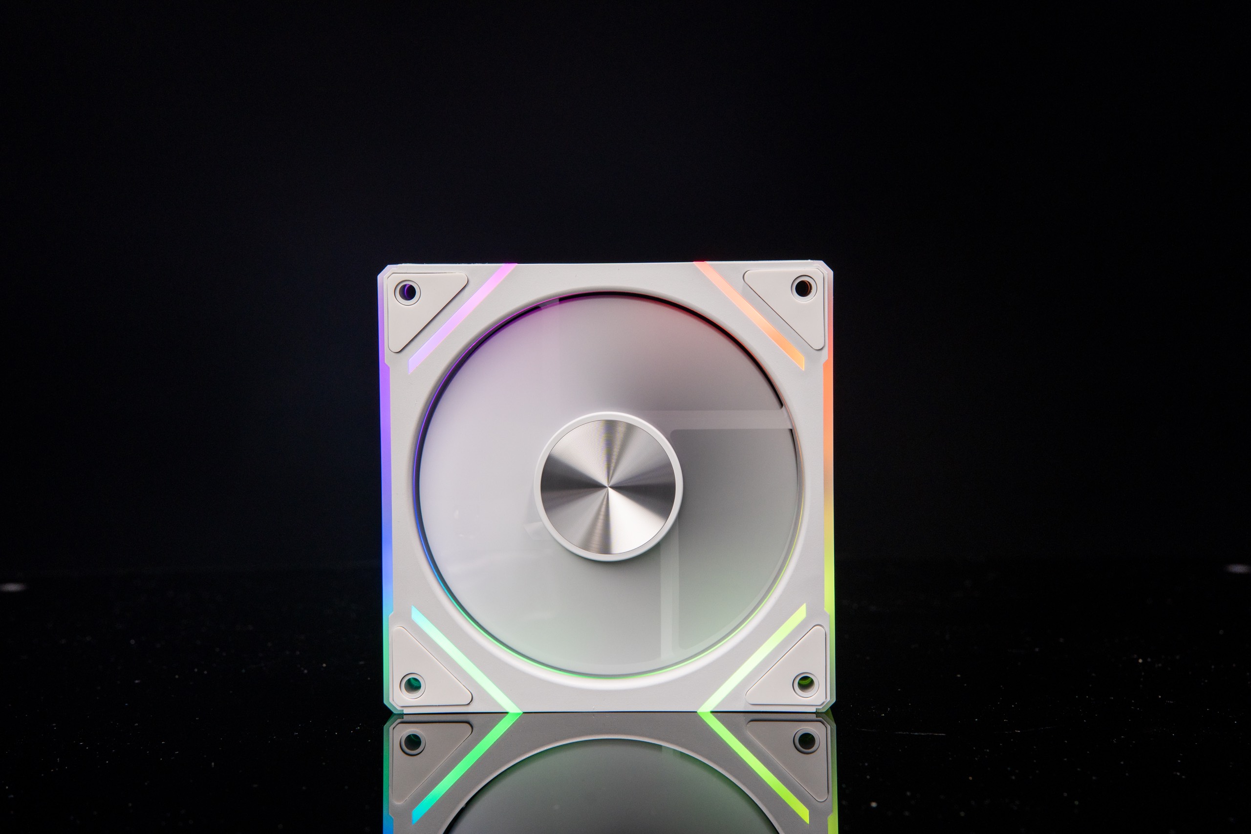 lắp đặt camera uy tín tại Đắk Lắk Fan Case Leopard V1 Trắng ARGB