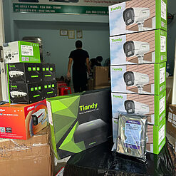 Trọn Bộ Camera Tiandy 5 Mắt 4MP Full Color