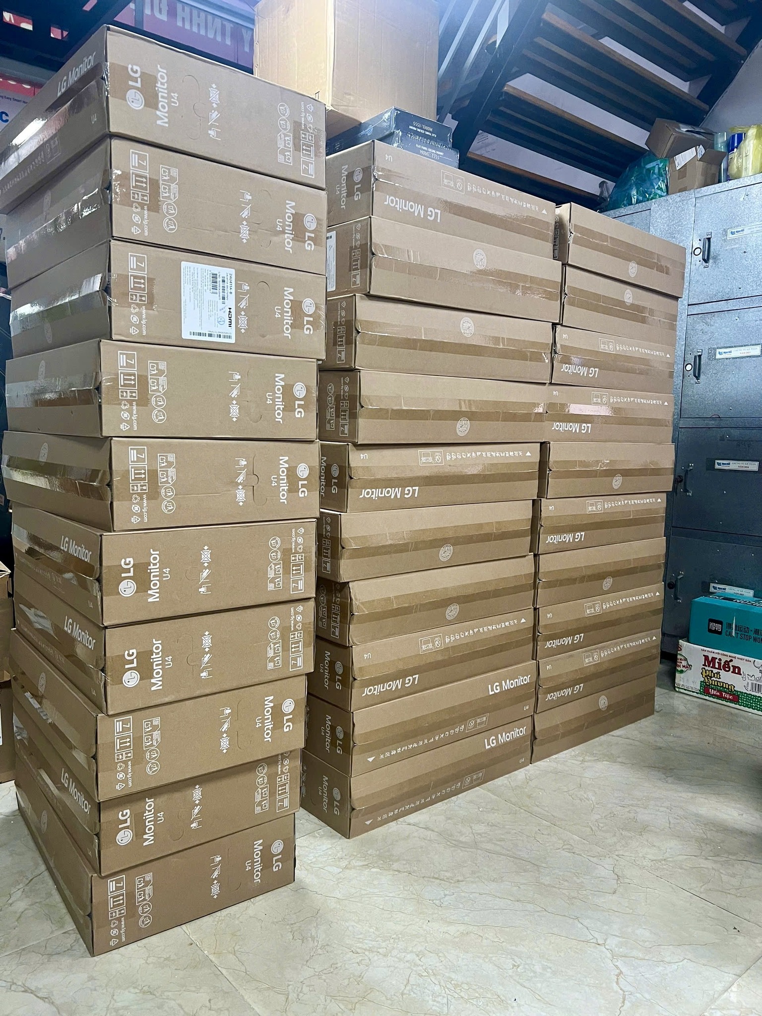 Màn Hình LG 24U411A-B (23.8 inch - IPS - FHD - 120Hz - 1ms)