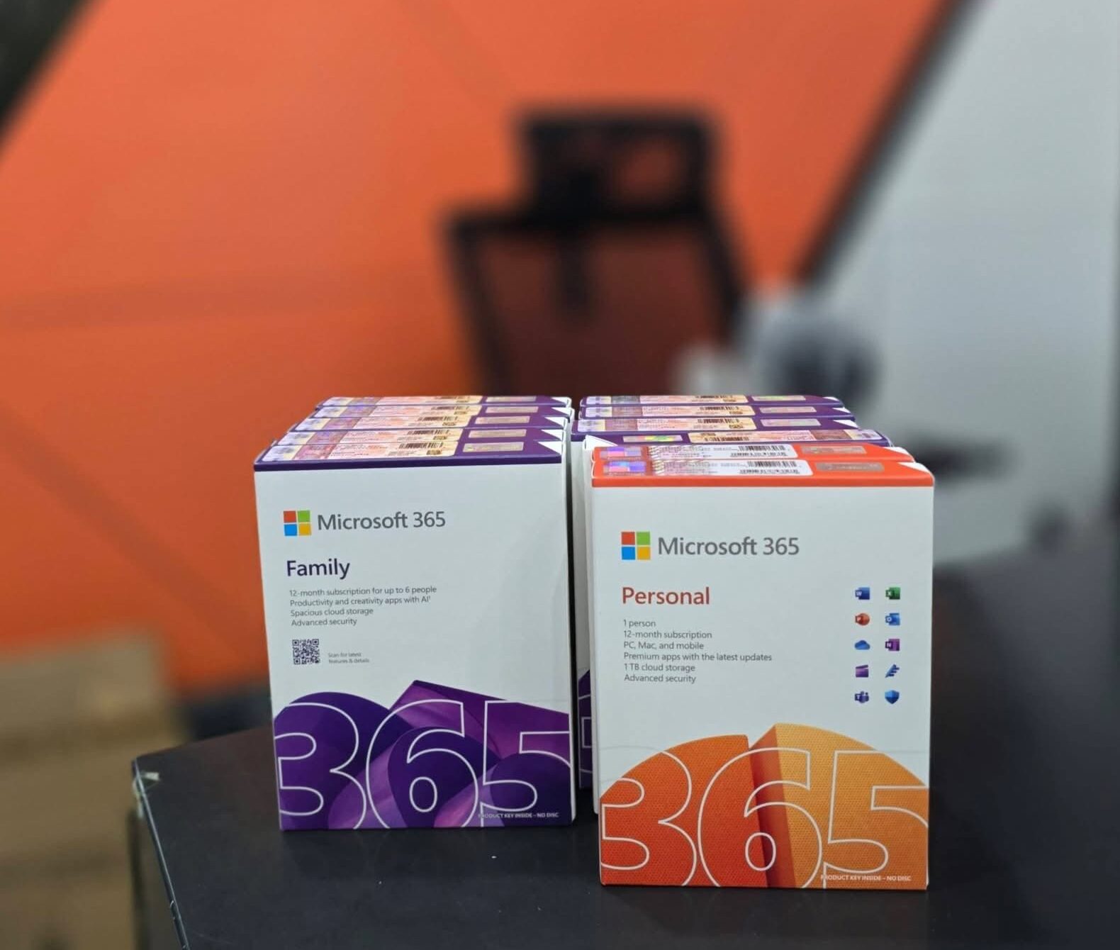 Phần mềm Office Microsoft 365 Family EP2-36878 (6 người/ 5 thiết bị/ người/ 12 tháng)
