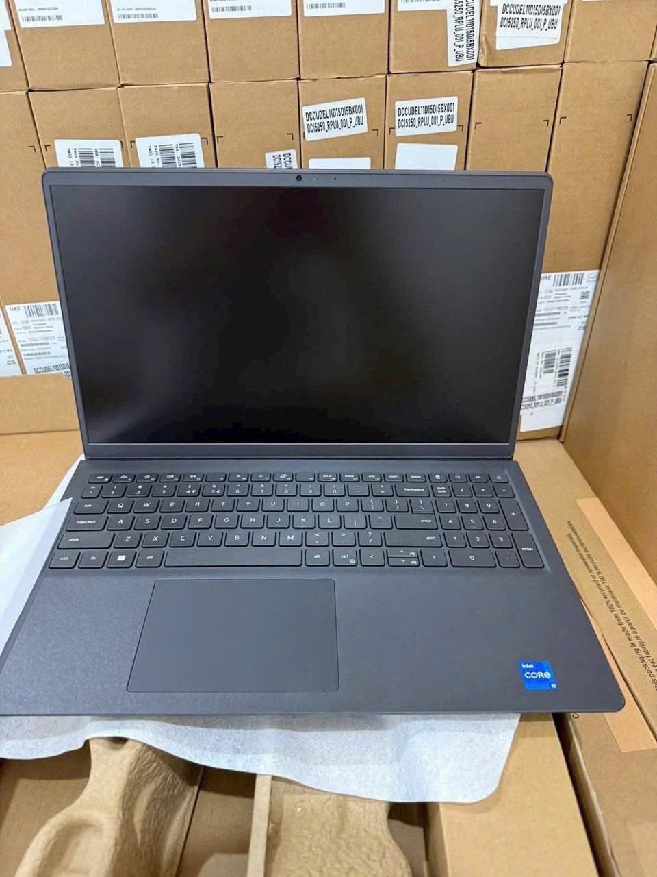 Dell Pro 15 Essential PV15250 i7-1355U 8GB 512GB