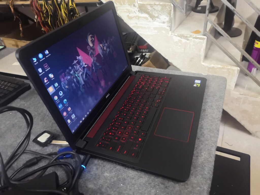 Laptop Dell Gaming 5577 I5 7300HQ 8Gb 256G GTX1050 4G Chính hãng giá rẻ
