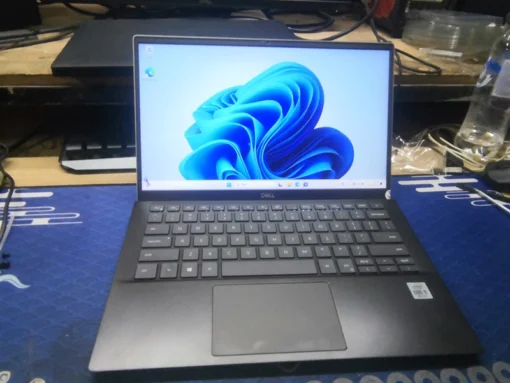 Dell Vostro 5300. Core i5-10210u/メモリ8gb. Dell Vostro 5300 i5-10210U/ 8GB/ 512GB SSD Pcie/ VGA AMD 610 2GB