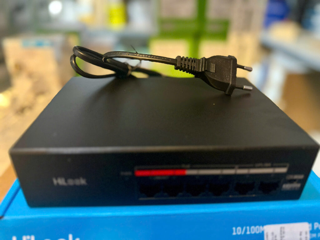 Switch PoE 4 HILOOK DS-3E0106MP-35